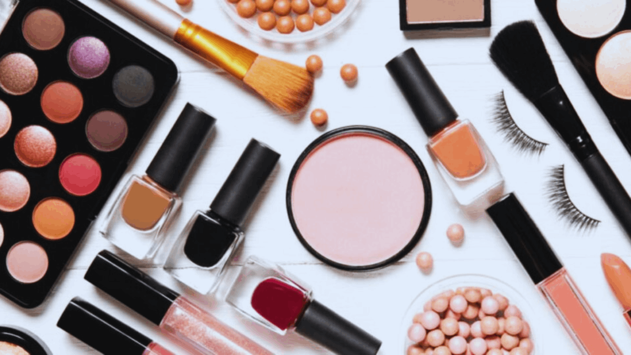 How to Claim Free Makeup Samples Without Buying Anything