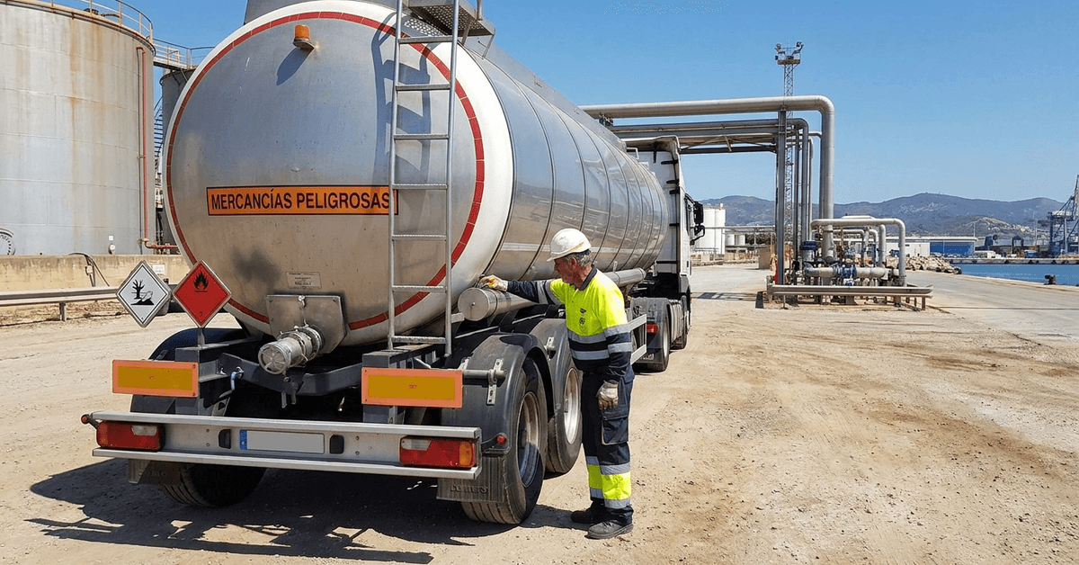 Empleos para Conductores de Camión en Campos Petroleros en España – Carreras Rentables y Oportunidades de Crecimiento en el Transporte